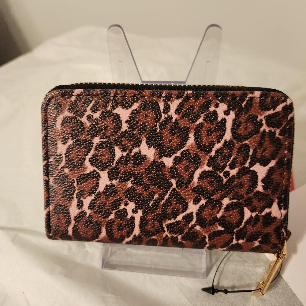 Trina Turk smaller wallet NWOT - Picture 2 of 3